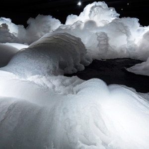 Облака пены: инсталляция Кохеи Нава
