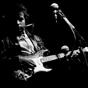 Гитара Боба Дилана стала рекордсменом торгов Christie's