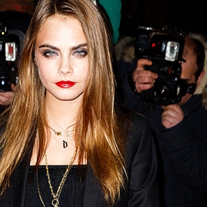 Кара Делевинь на коктейле YSL в Лондоне