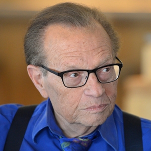 Ларри Кинг работает на радио