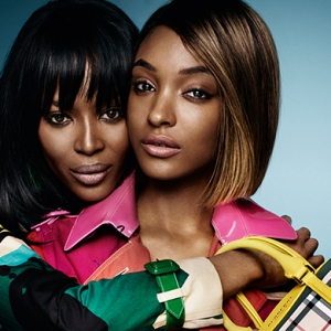 Наоми Кэмпбелл и Джордан Данн в весенней кампании Burberry