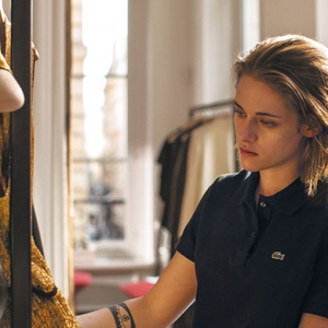 Кристен Стюарт в трейлере \"Персонального покупателя\"