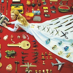 Основатели журнала ToiletPaper украсят витрины Galeries Lafayette