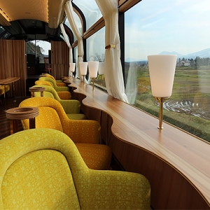 Красота, да и только: панорамный поезд