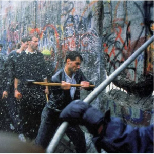 Как Берлин переживал падение стены: отрывок из книги «Der Klang der Familie»