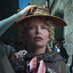 Бьюти-блиц: Анна Чурина, актриса из фильма «Тайна печати дракона» с Джеки Чаном