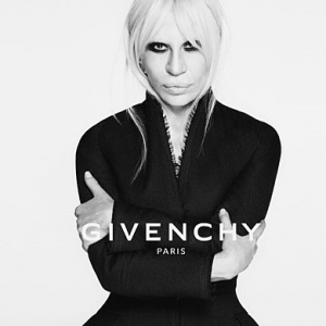 Новый кадр: Донателла Версаче в рекламной кампании Givenchy