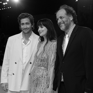 Дневники Венецианского фестиваля — 2021: «Пропавшая дочь» Мэгги Джилленхол, Кристен Стюарт — принцесса, Аня Тейлор-Джой — певица