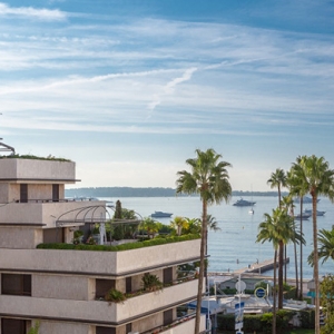 Hotel Barriere Le Majestic в Каннах