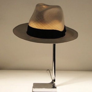 Снимаем шляпу: новый дизайн лампы от Филиппа Старка