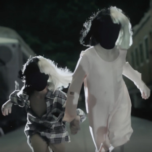 Вышел новый клип певицы Sia «Never Give Up»