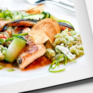 Блюдо недели: филе камбалы с граните из малосольных огурцов от Антона Абрезова