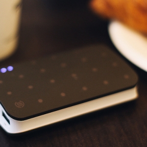 Портативное зарядное устройство Ice Cream Sandwich