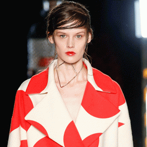 Обзор Buro 24/7: Philipp Plein, Stella Jean, MSGM, Au Jour le Jour