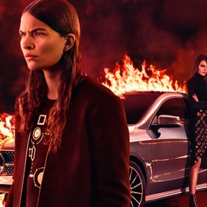 В огне: дочь Стинга в новом ролике Mercedes-Benz Fashion Week