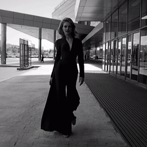 Наталья Водянова анонсировала проект #немолчи и показала его бэкстейдж-клип