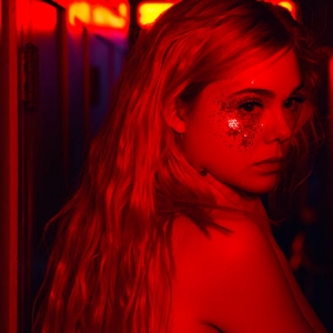 \"Неоновый демон\" — пока самый красивый и неприятный фильм 2016-го