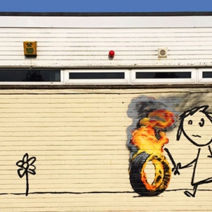 Работа Бэнкси появилась на стене начальной школы в Бристоле