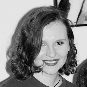 Как прошло открытие выставки «Кровь на танцполе» в магазине Peak