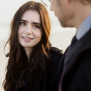 Лили Коллинз в \"Писателях\"