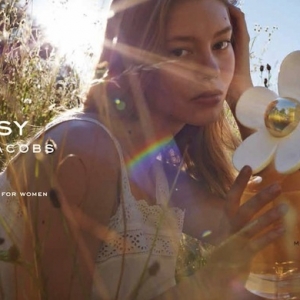 Кадры из новой рекламы аромата Marc Jacobs Daisy