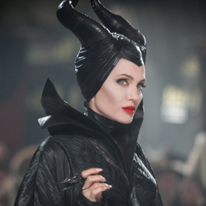 Сара Бертон сделала рога для Малефисенты