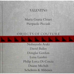 Новый альбом в честь аксессуаров Valentino