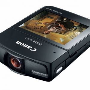 Новинка Canon: миниатюрная видеокамера Vixia Mini