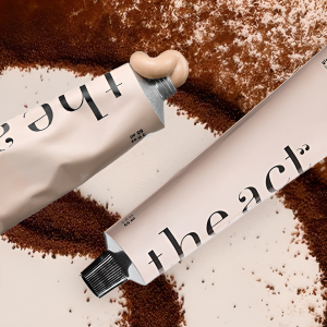 Как у Хейли Бибер: лимфодренажные маски, сыворотки и патчи с кофеином