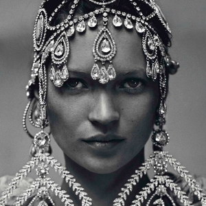 От Кейт Мосс до Гвинет Пэлтроу: 10 самых известных портретов, снятых Энни Лейбовиц. Выбор BURO.