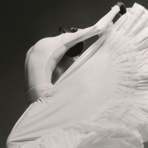 Джанни Версаче, Кейт Мосс и не только: 10 работ Патрика Демаршелье, которые можно увидеть в Москве