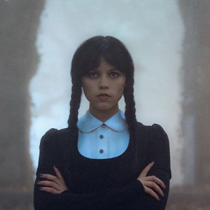 Между мрачным триллером и веселым слэшером: каким получился второй сезон «Уэнздей»