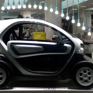 Лучшие витрины мира: Renault Twizy в Colette