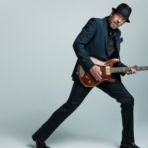 Хью Лори: путешествие из Петербурга в Москву