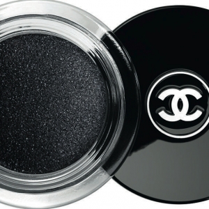 Выразительный взгляд глазами Chanel