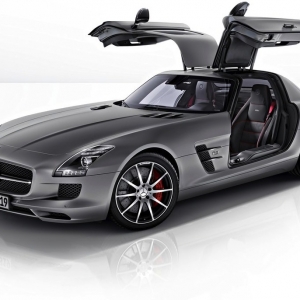 Обновленный спорткар Mercedes-Benz
