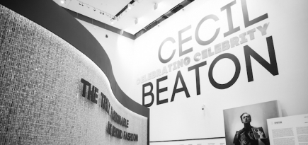 В Эрмитаже прошел закрытый показ выставки «Сесил Битон и культ звезд»