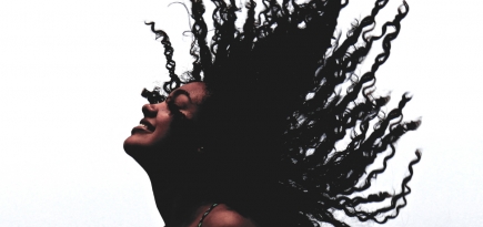 Как ускорить рост волос: 7 советов трихолога