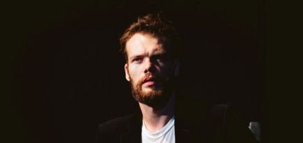 «Я потерял страх ошибки»: Петр Скворцов — о неидеальности, музыке и театре