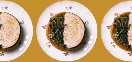 ​​Новости ресторанов: даниш с кремом из арахиса и хурмой, открытие новоорлеанского поп-ап проекта и другие идеи на 14 февраля