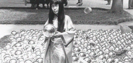 Яеи Кусама повторит свой первый успешный перформанс для фестиваля в Нью-Йорке