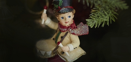 «Галерея Неглинная»: валенки, винтажные шары и спектакли для детей