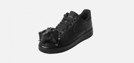 Nike и Comme des Garçons выпустили коллаборацию