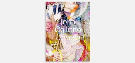 Выходит книга с редкими backstage-фото шоу John Galliano