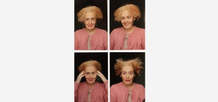 Адель нарядилась в старушку на свое 29-летие