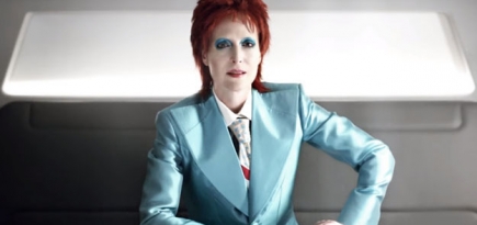 «Американские боги»: Джиллиан Андерсон в образе Дэвида Боуи