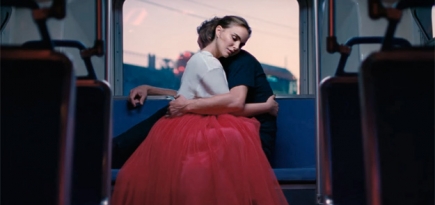 Натали Портман ныряет в океан в рекламе аромата Miss Dior