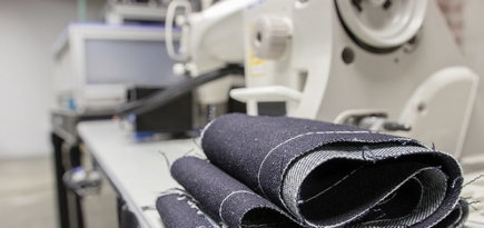 Робот Lowry научился шить футболки в 17 раз быстрее человека