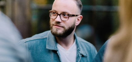 Что мы знаем о «русском киборге» из видео Apple