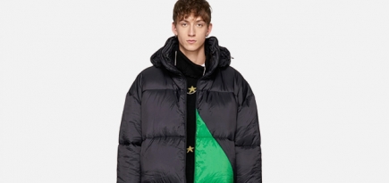 Новые вещи из коллекции Vetements продают на сайте Ssense